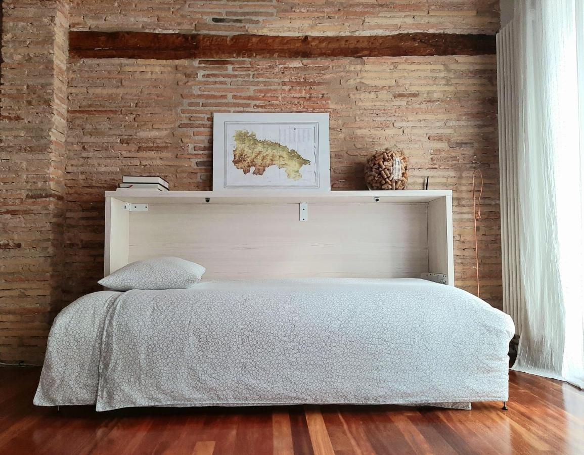 로그로노 Lux Wood Loft With Air Con & Lift 아파트 외부 사진