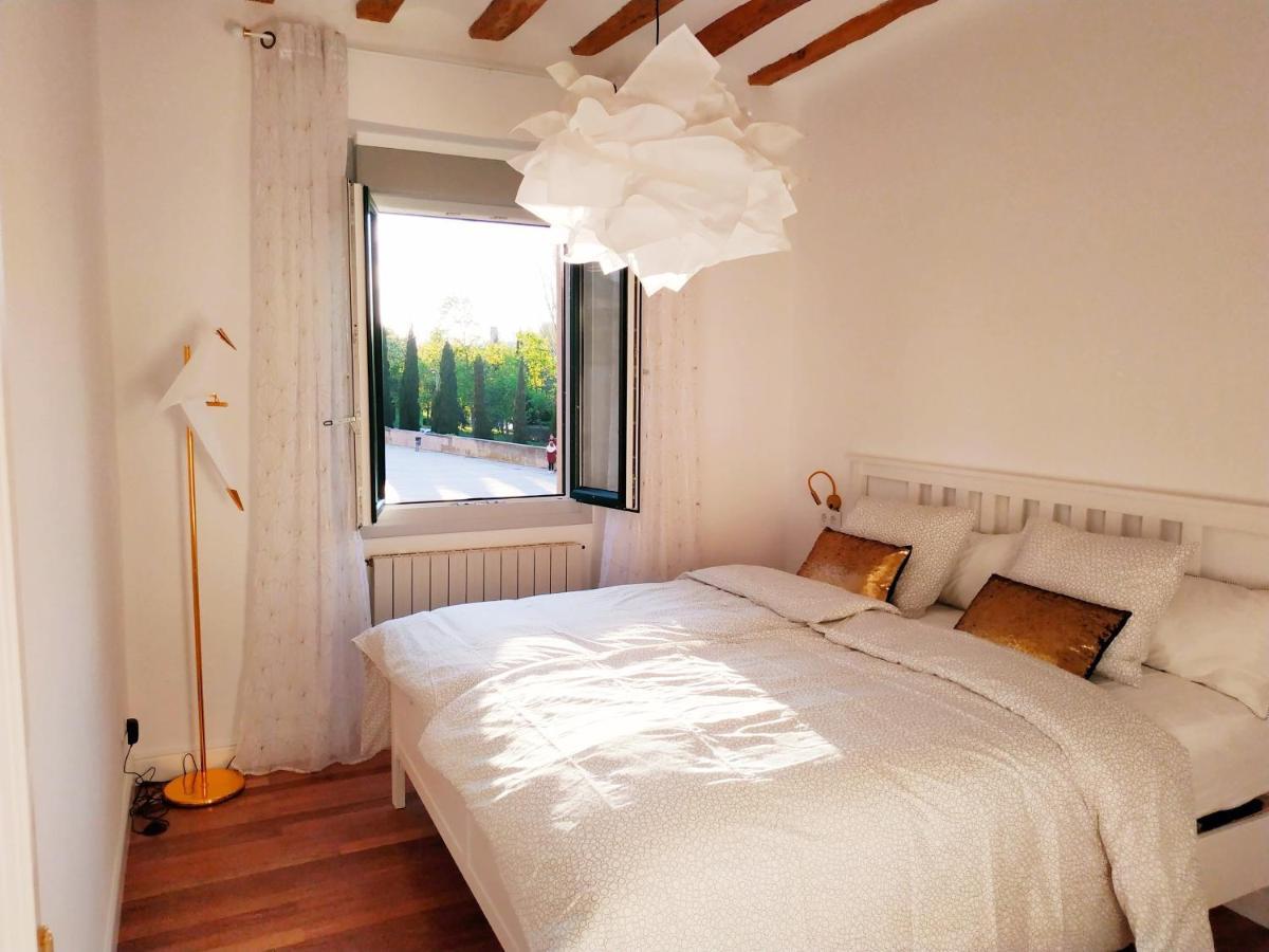 로그로노 Lux Wood Loft With Air Con & Lift 아파트 외부 사진